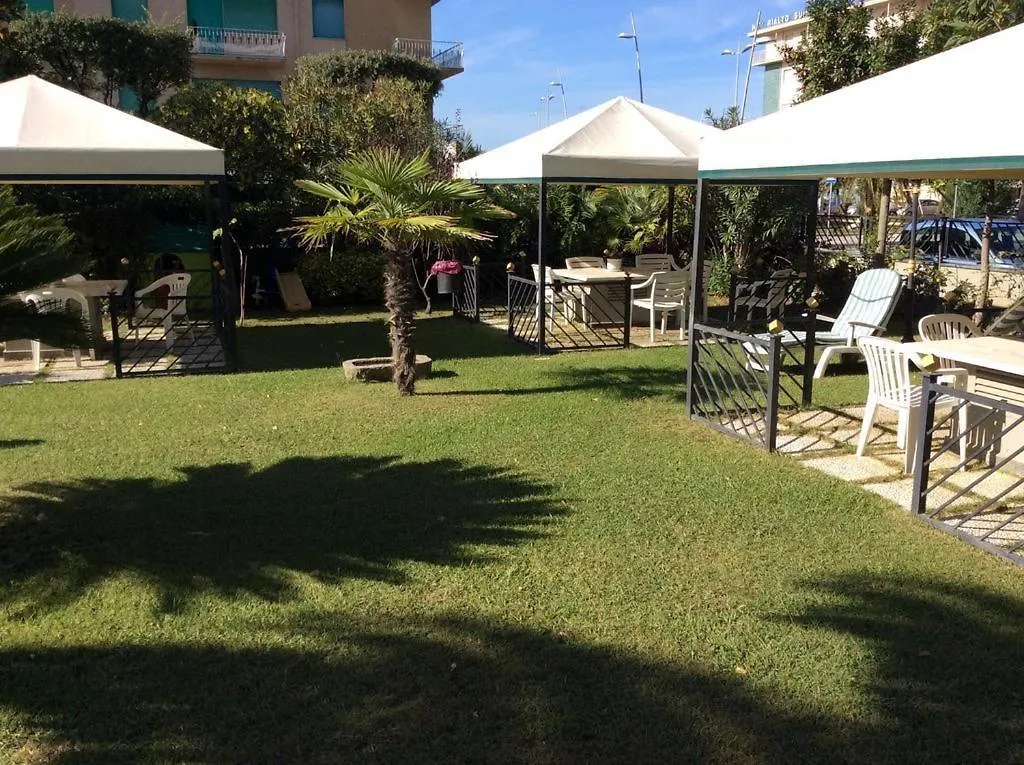 Hotel Harmony-Smile Lido di Camaiore 3*,